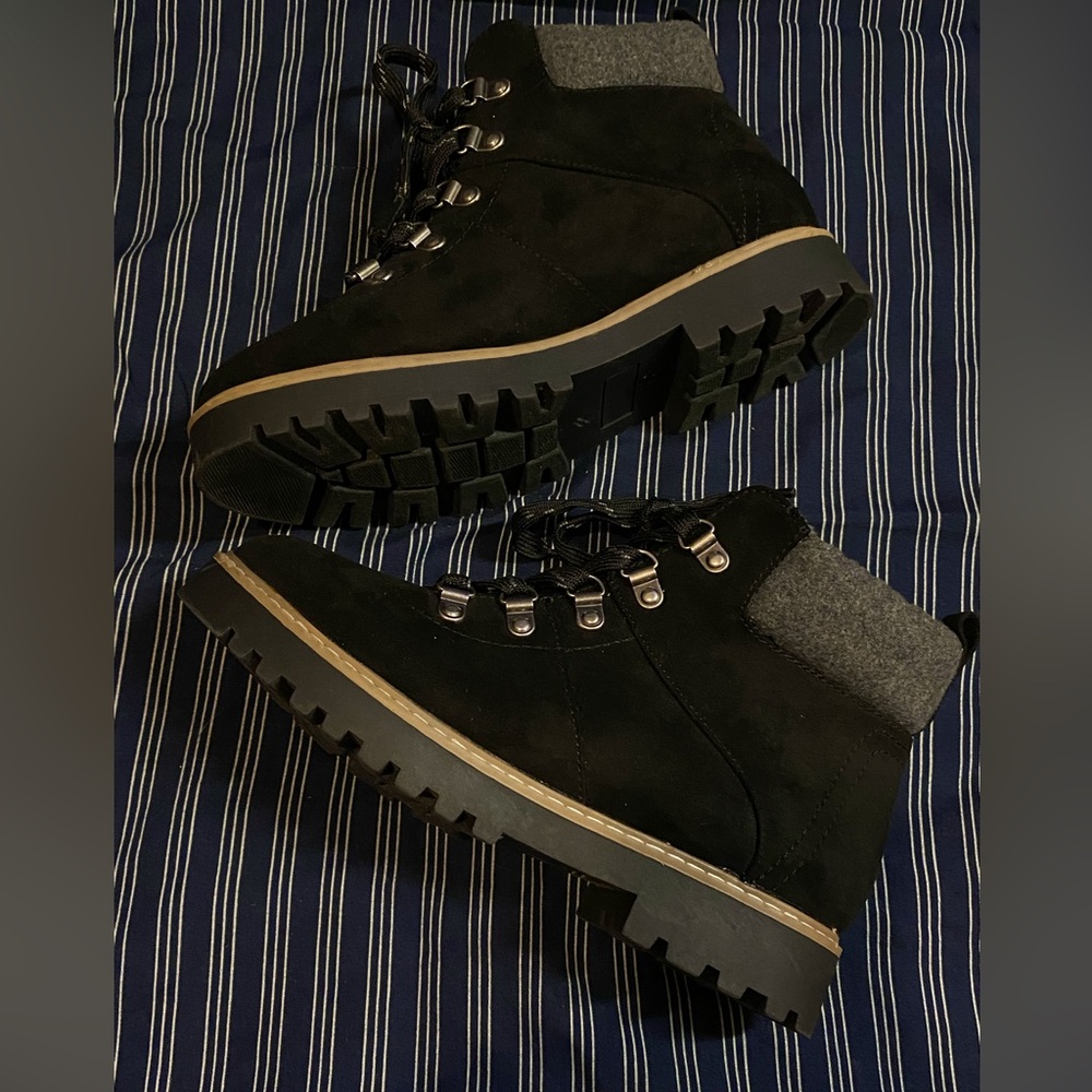 St. John’s Bay Shawna Block Heel Booties Size Women 6.5 Color Black